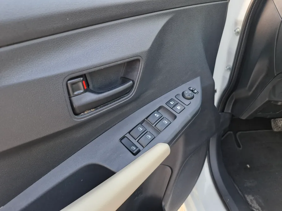 تويوتا يارس Y 2023 