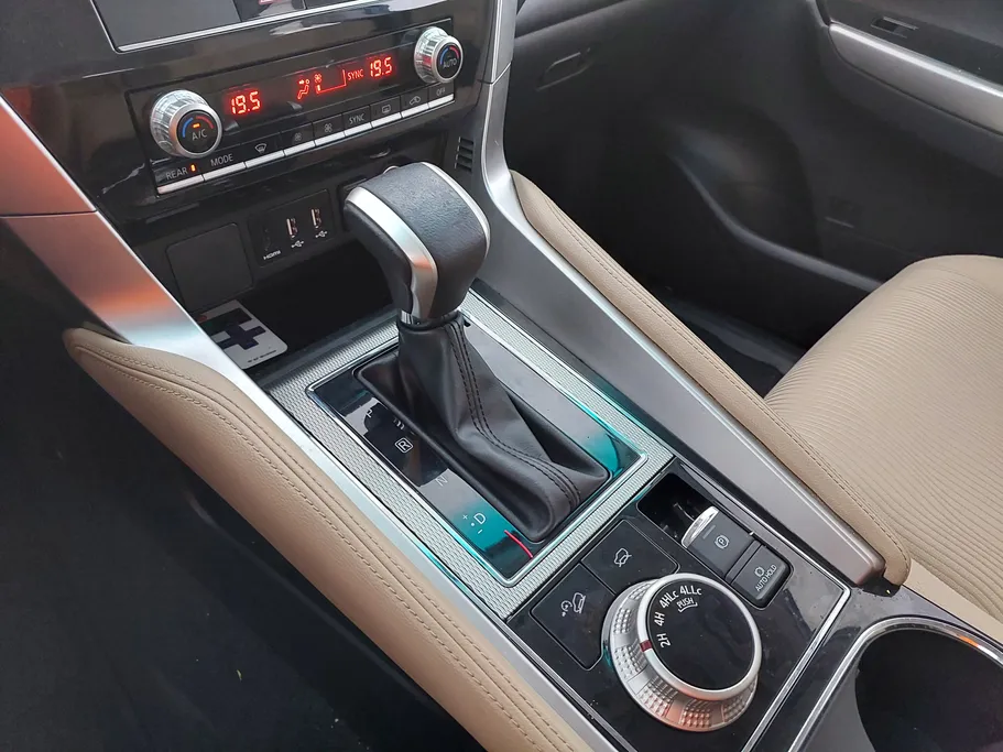 ميتسوبيشي  مونتيرو سبورت GLS-ML 2021 