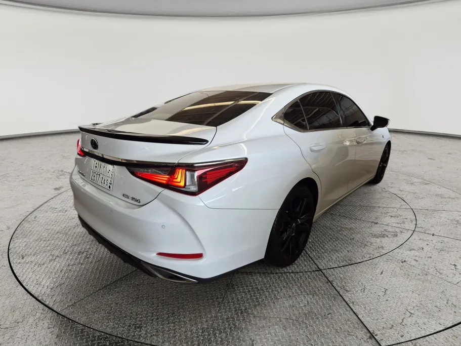 لكزس ES 350 2022 