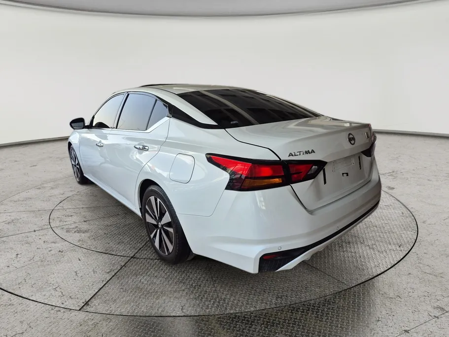 2021 Nissan Altima SV 