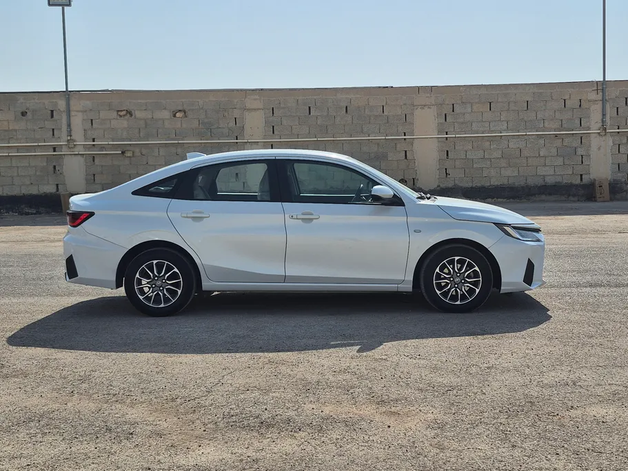 2024 Toyota Yaris  Y 