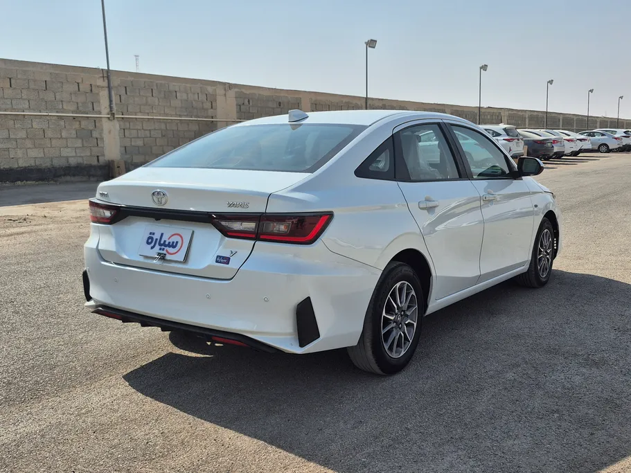 2024 Toyota Yaris  Y 