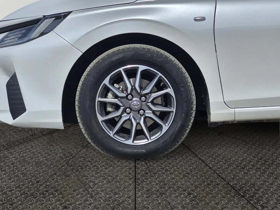 2024 Toyota Yaris  Y 