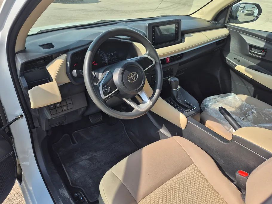 2024 Toyota Yaris  Y 