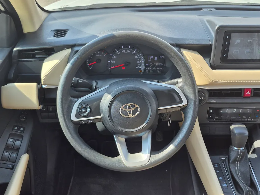 2024 Toyota Yaris  Y 