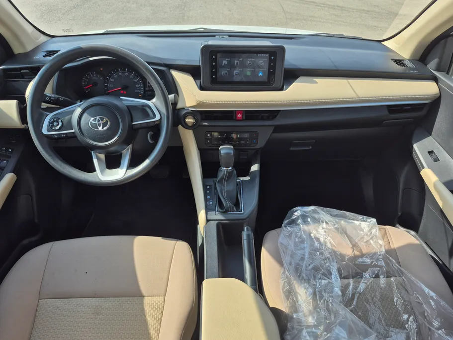 2024 Toyota Yaris  Y 
