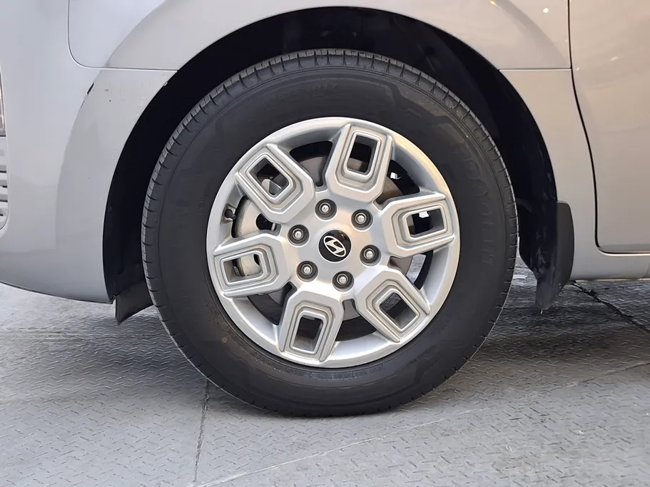 2025 Hyundai Staria Van 