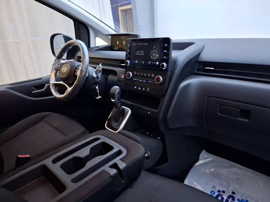 2025 Hyundai Staria Van 