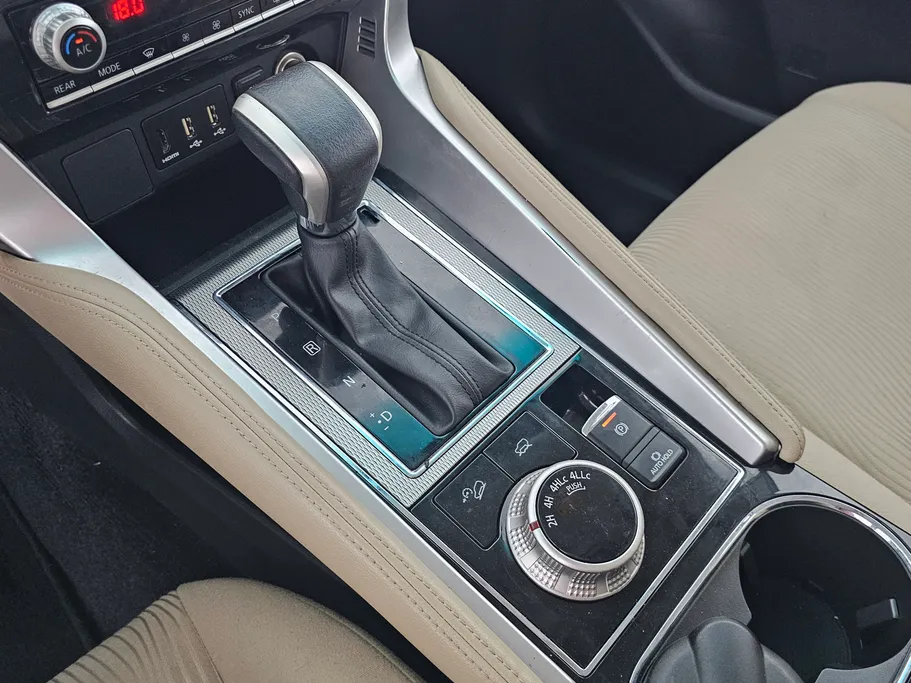 ميتسوبيشي  مونتيرو سبورت GLS-ML 2021 