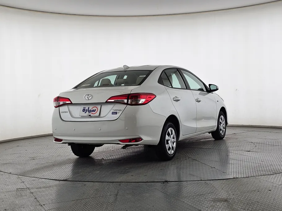 2022 Toyota Yaris  Y 
