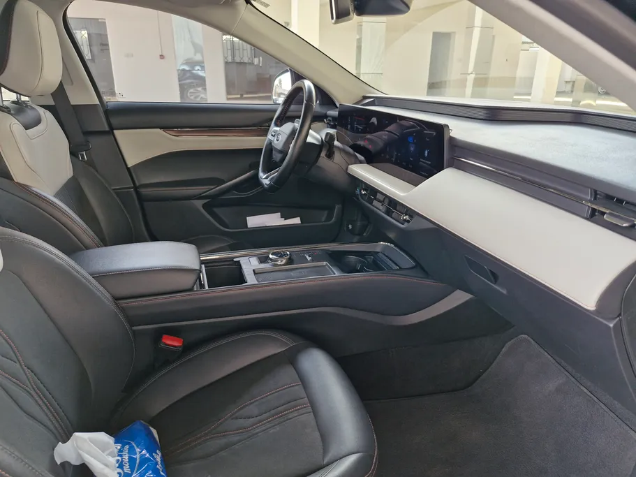 2023 Ford Taurus Titanium 
