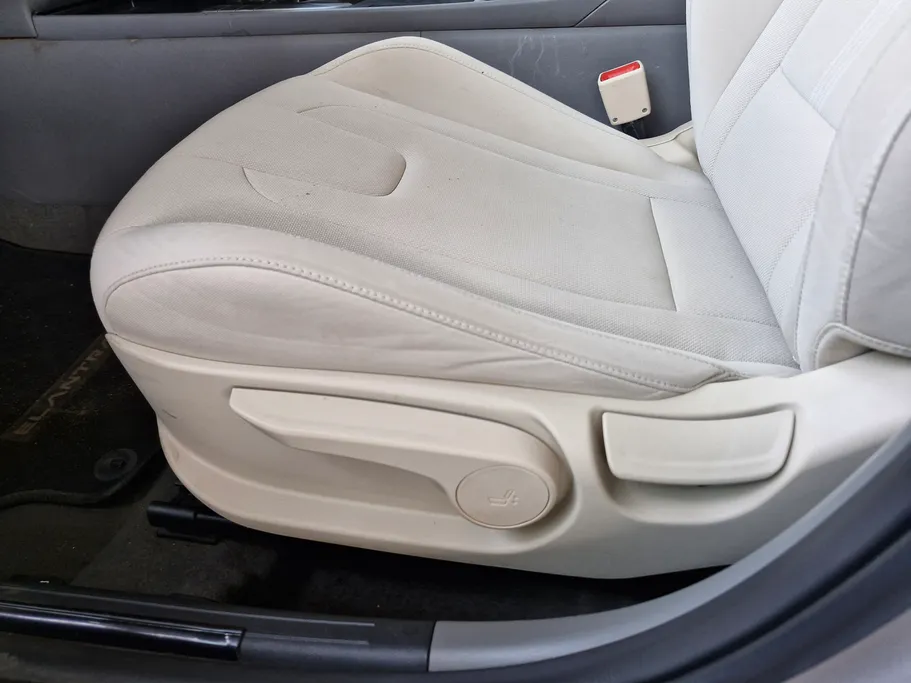 2023 Hyundai Elantra Smart 