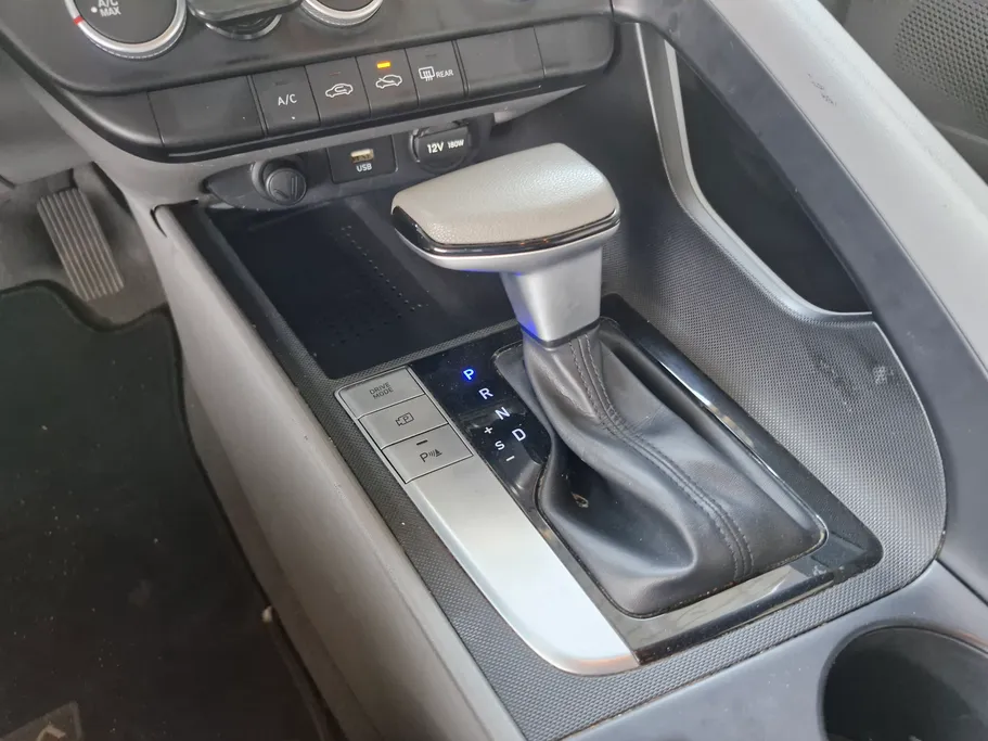 2023 Hyundai Elantra Smart 