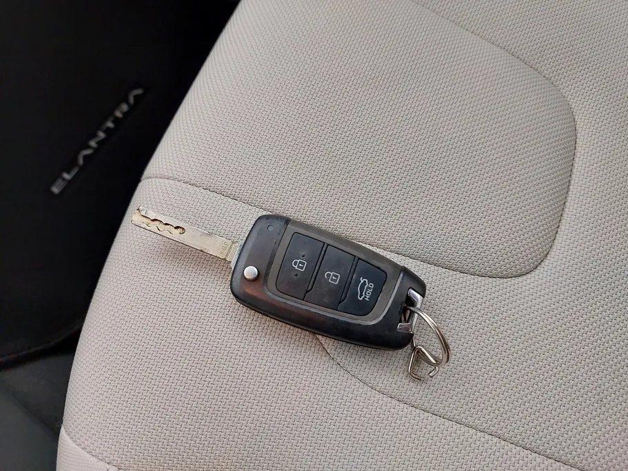 2023 Hyundai Elantra Smart 
