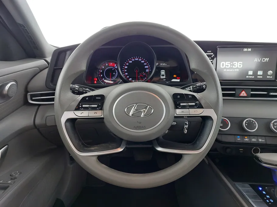 2023 Hyundai Elantra Smart 