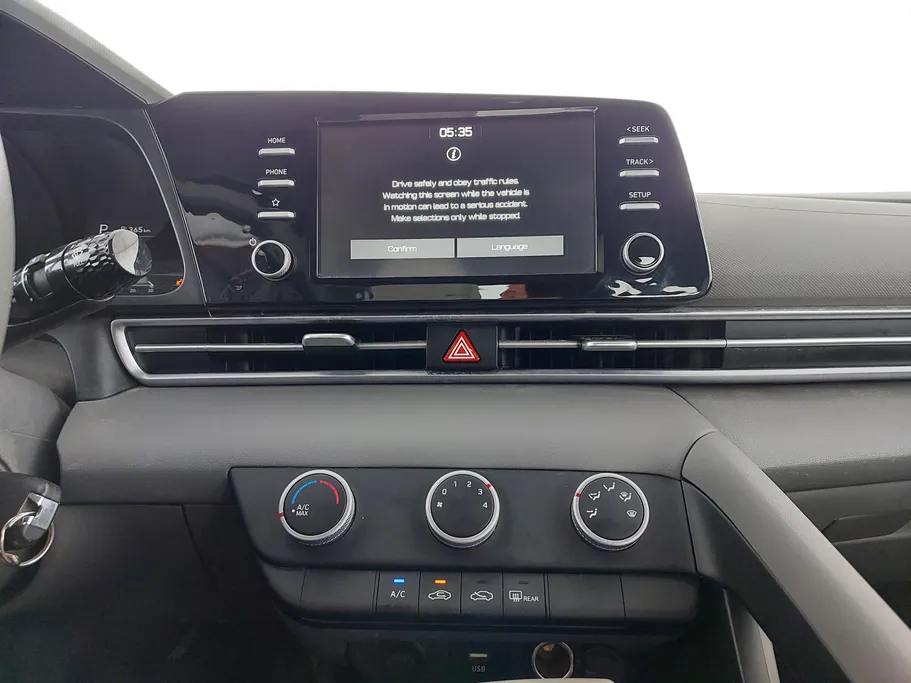 2023 Hyundai Elantra Smart 