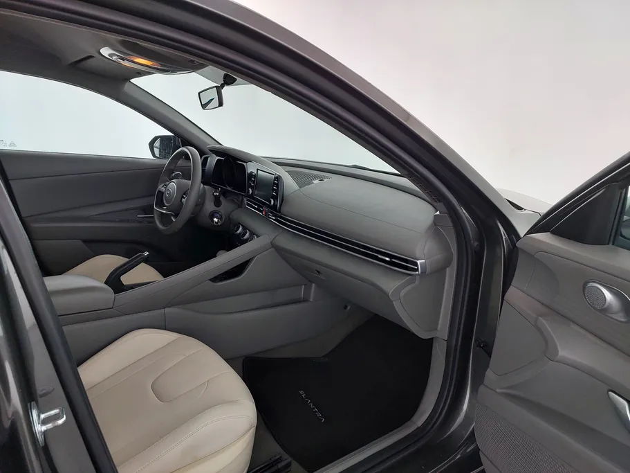 2023 Hyundai Elantra Smart 