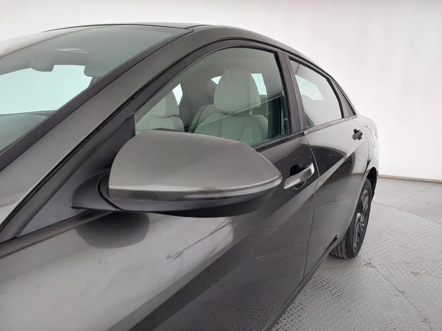 2023 Hyundai Elantra Smart 