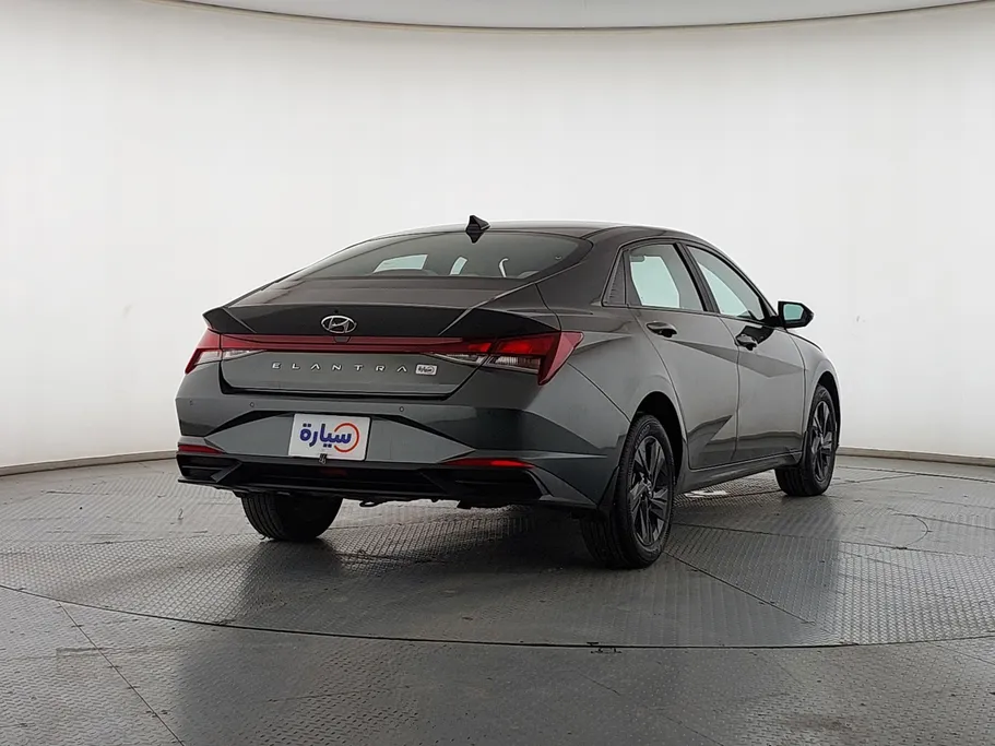 2023 Hyundai Elantra Smart 