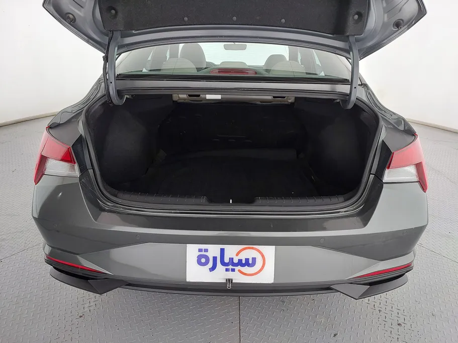 2023 Hyundai Elantra Smart 