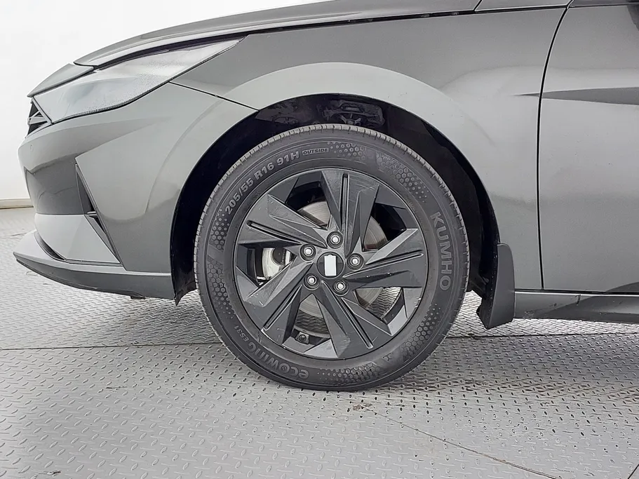 2023 Hyundai Elantra Smart 