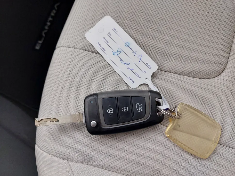 2023 Hyundai Elantra Smart 