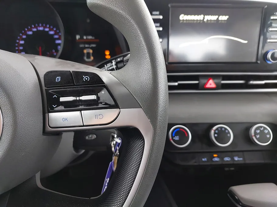 2023 Hyundai Elantra Smart 