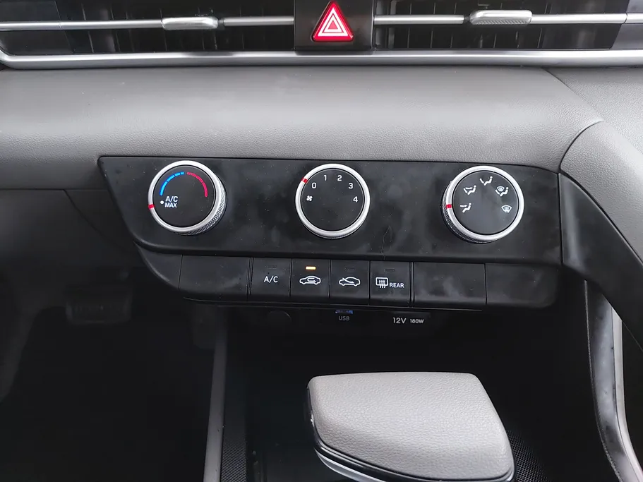 2023 Hyundai Elantra Smart 
