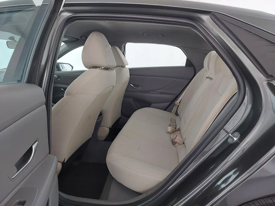 2023 Hyundai Elantra Smart 