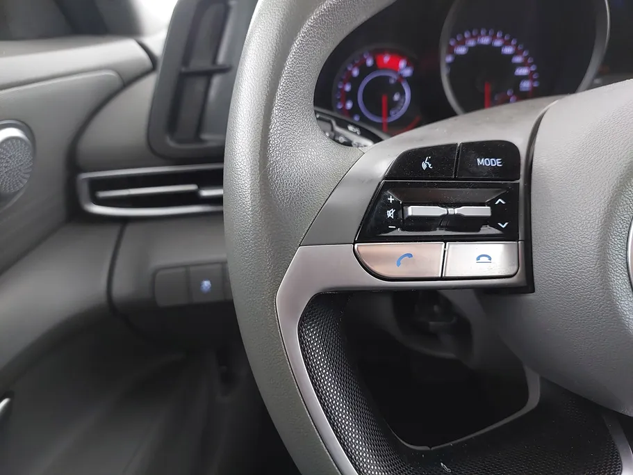 2023 Hyundai Elantra Smart 