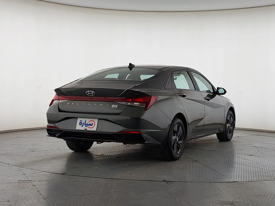 2023 Hyundai Elantra Smart 