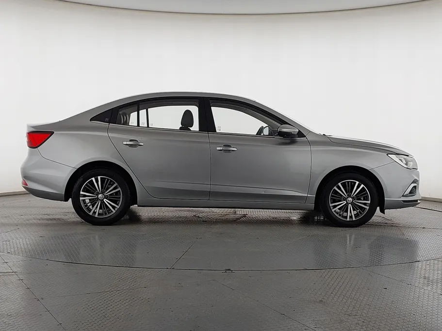 2022 MG 5 LUX 