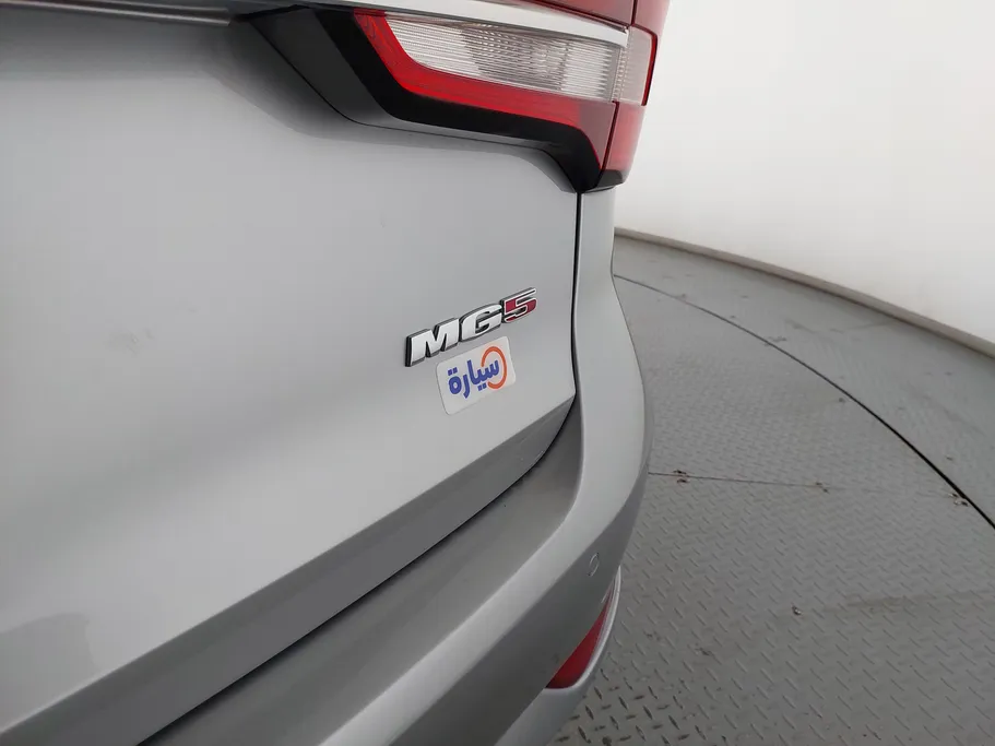 2022 MG 5 LUX 