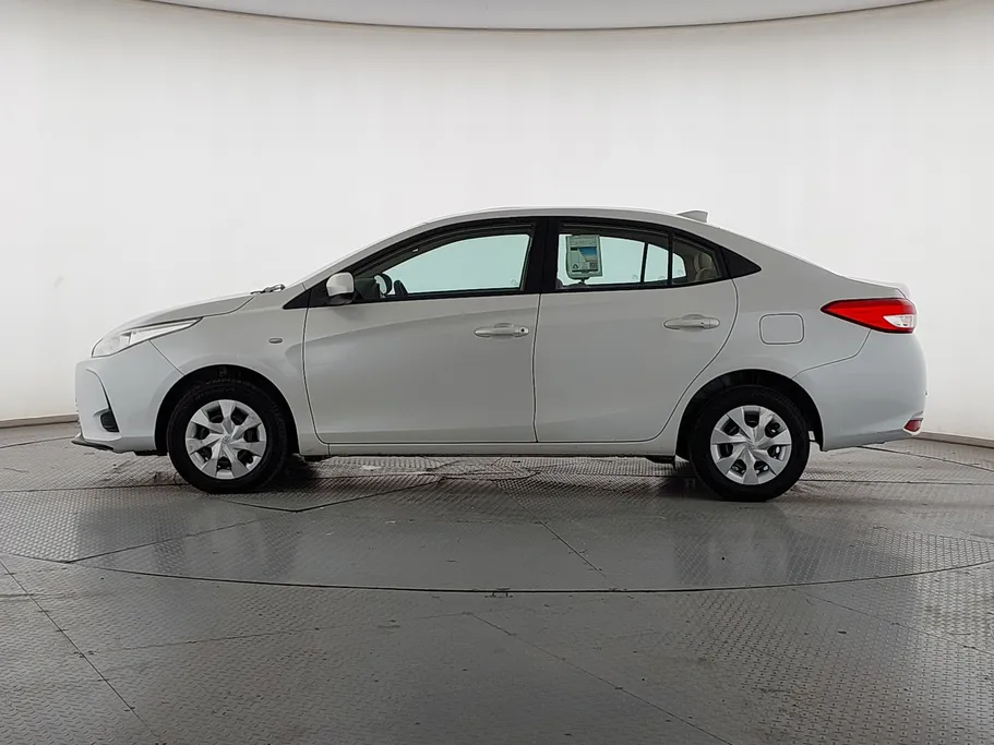 2021 Toyota Yaris  Y 