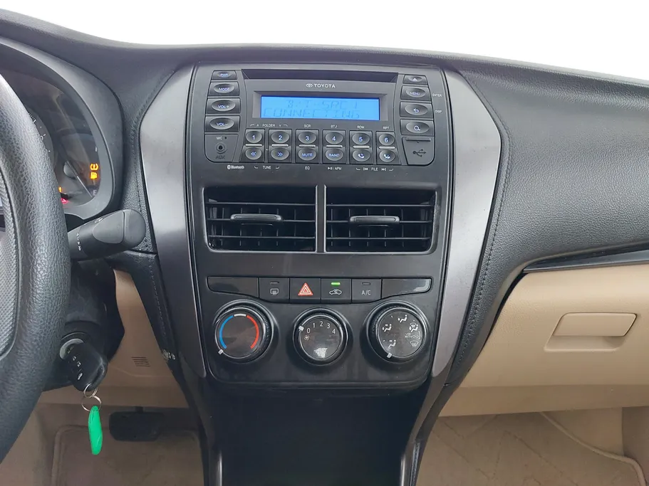 2021 Toyota Yaris  Y 