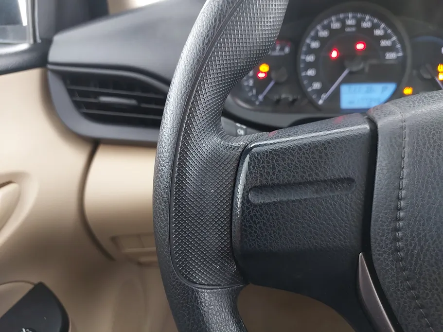 2021 Toyota Yaris  Y 