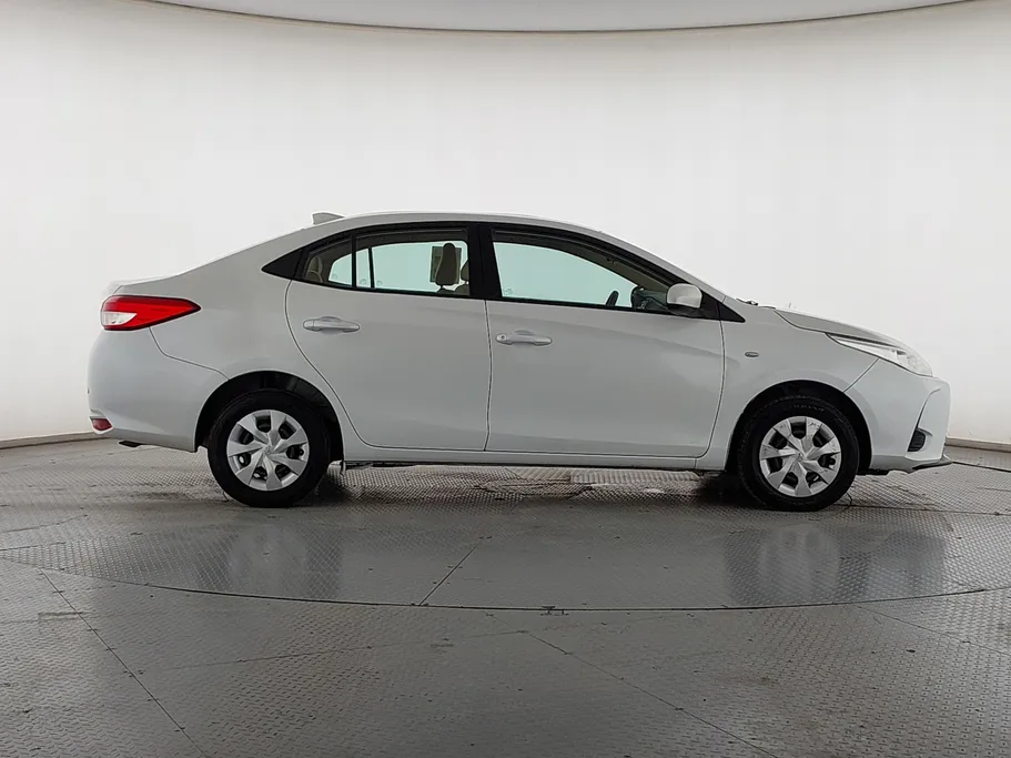 2021 Toyota Yaris  Y 