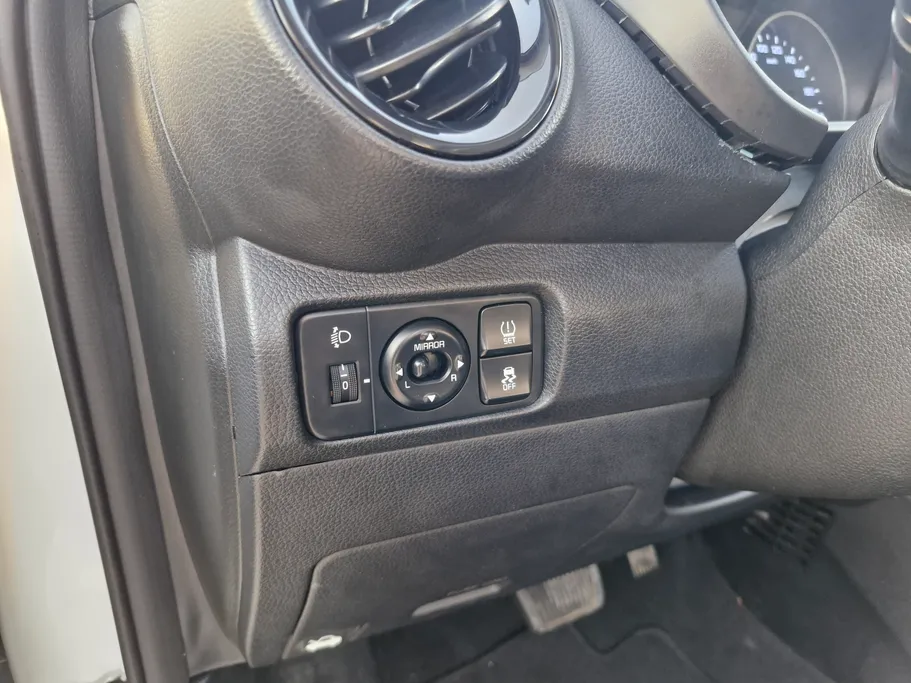 2023 Kia Pegas LX 