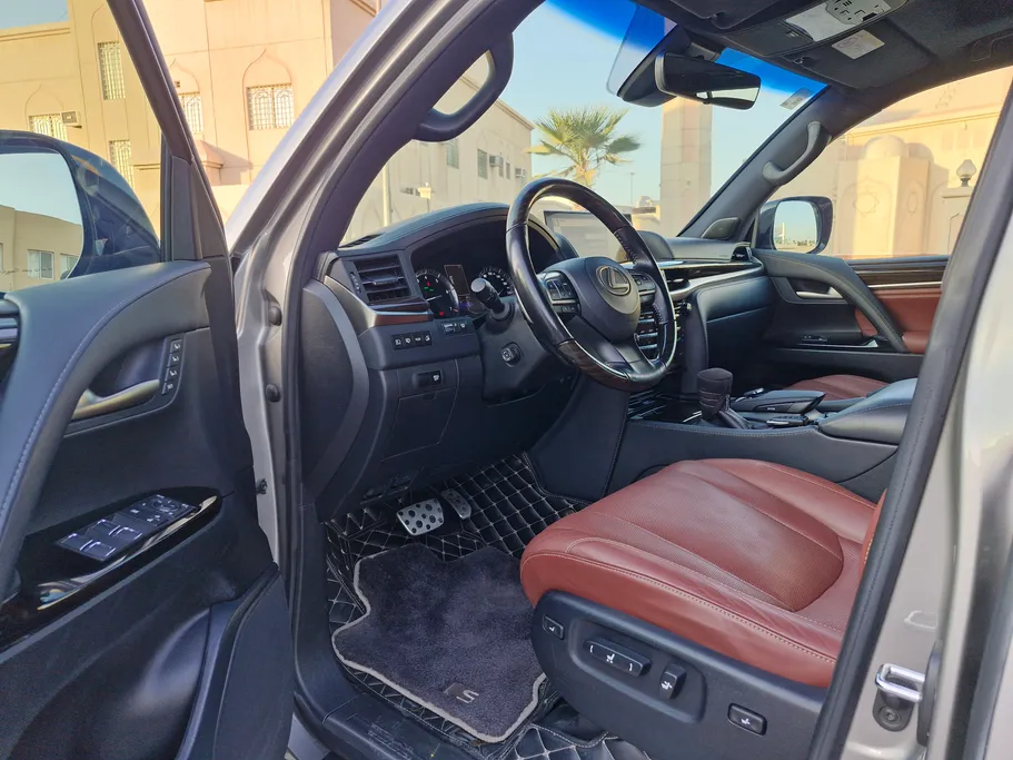 لكزس LX 570 S 2021 