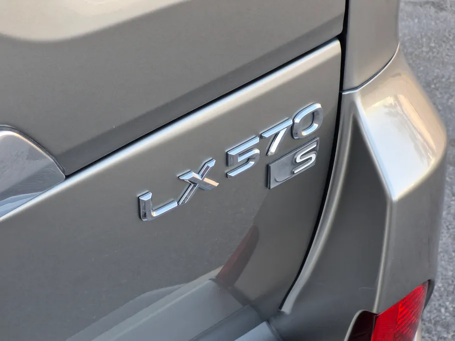 لكزس LX 570 S 2021 