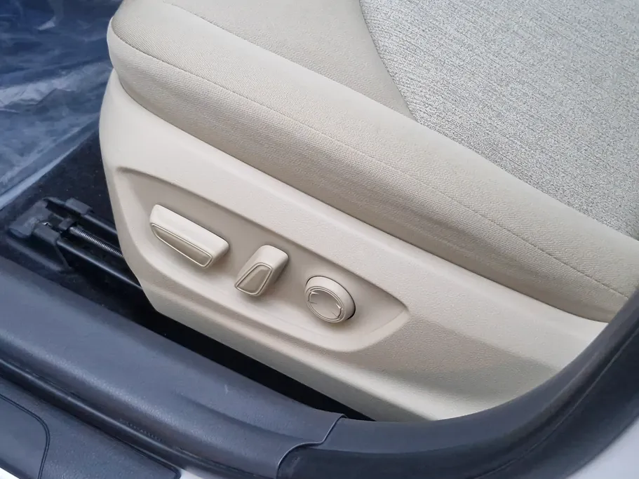 2024 Toyota Camry  GLE 