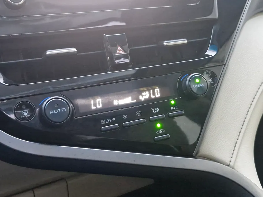 2024 Toyota Camry  GLE 