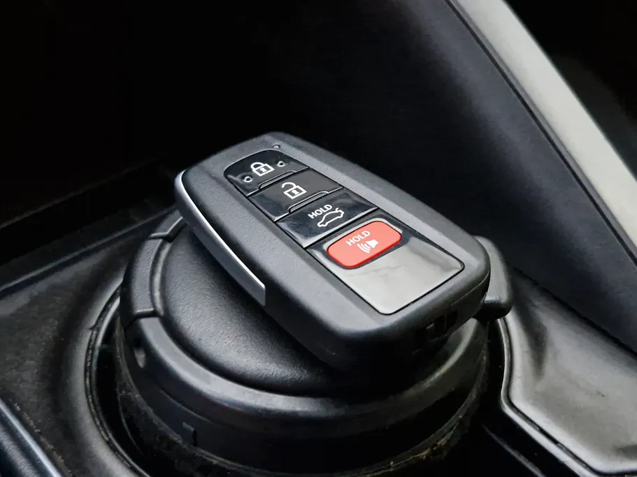 2024 Toyota Camry  LE HEV 