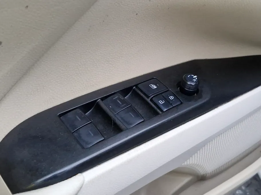 2024 Toyota Camry  LE HEV 