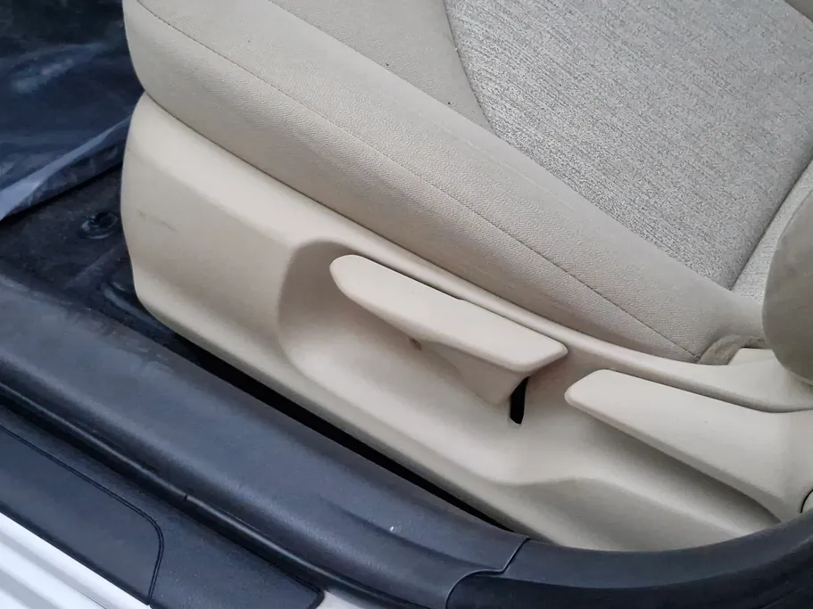2024 Toyota Camry  LE HEV 
