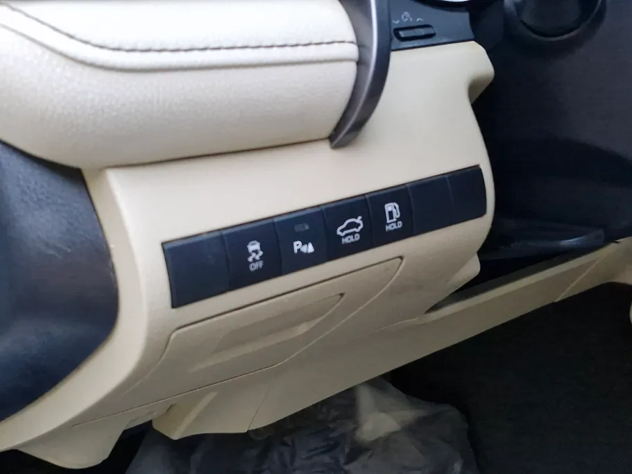 2024 Toyota Camry  LE HEV 