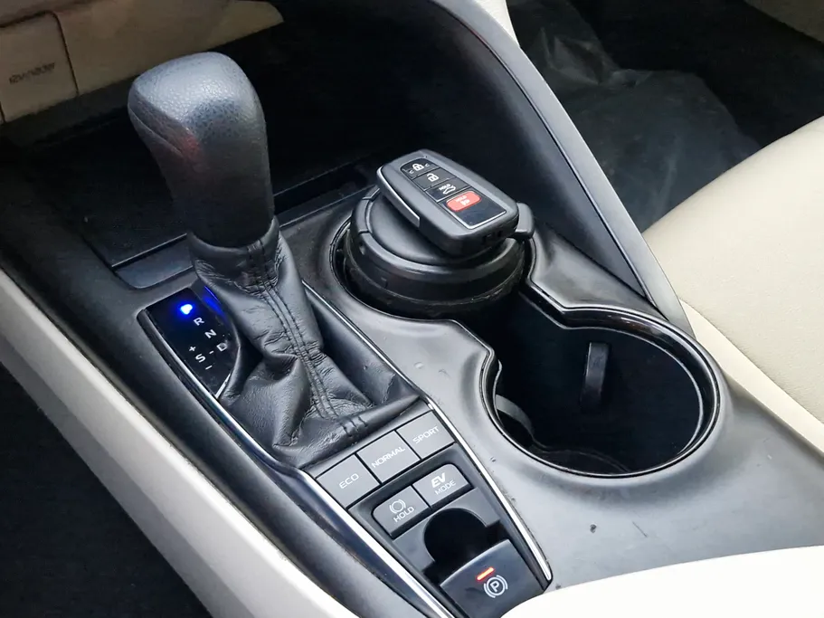 2024 Toyota Camry  LE HEV 