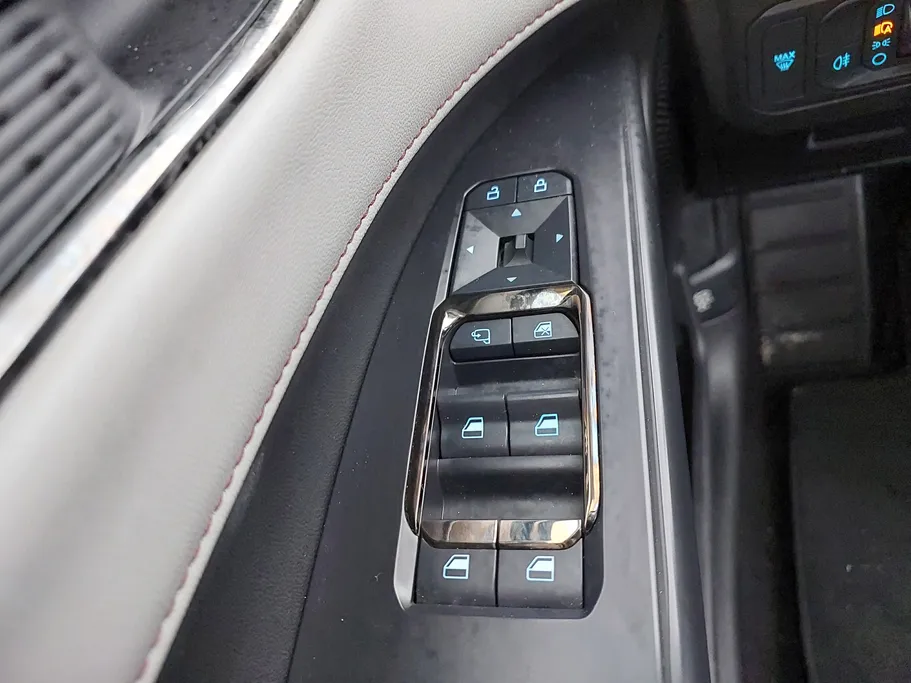 2023 Ford Taurus Trend 