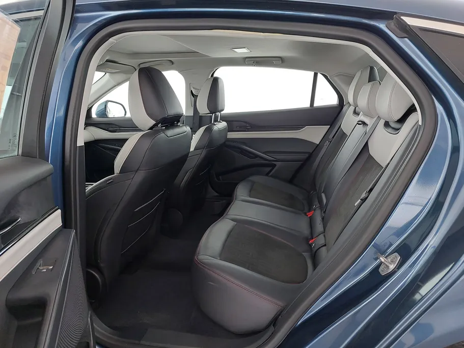 2023 Ford Taurus Trend 