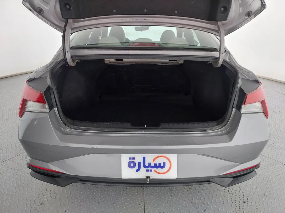 2022 Hyundai Elantra Smart 